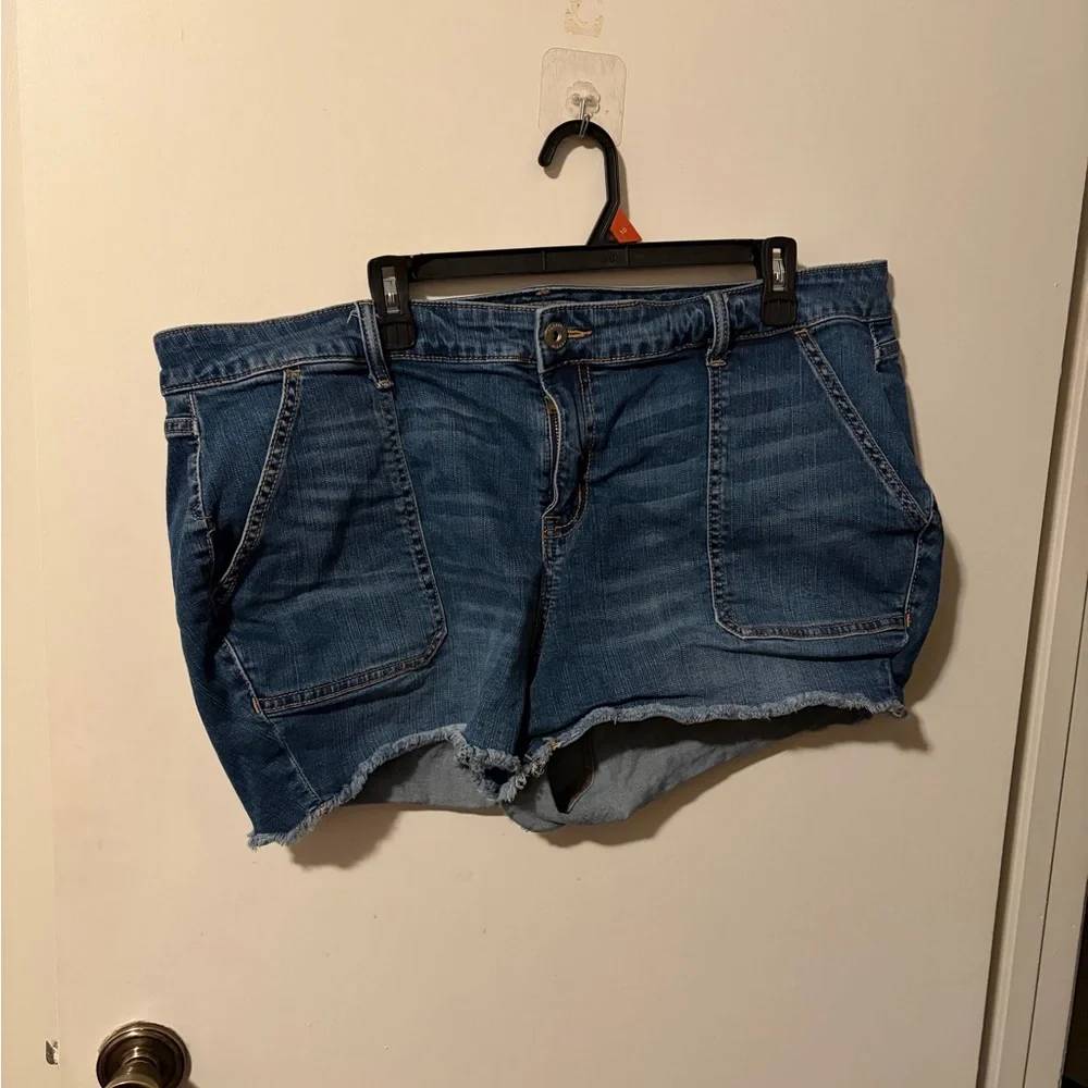 Torrid Classic Blue Jean Shorts - Picture 2 of 6